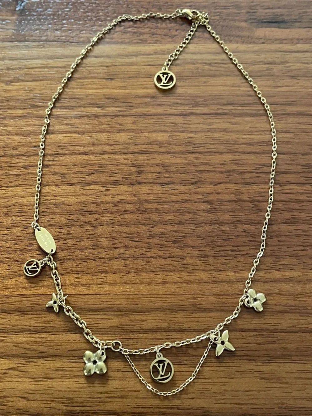 LV Gold Plated Necklace with Dust Bag and Box - Picture 2 of 7